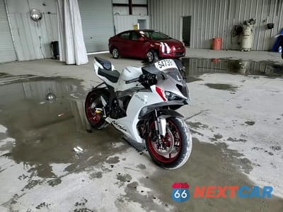 Zdjęcie 10 z 10 samochodu: 2024 KAWASAKI ZX636 K VIN:JKBZXJK19RA003636 - miniatura