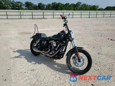 Zdjęcie 10 z 11 samochodu: 2017 HARLEY-DAVIDSON FXDB DYNA STREET BOB VIN:1HD1GXM1XHC313481 - miniatura