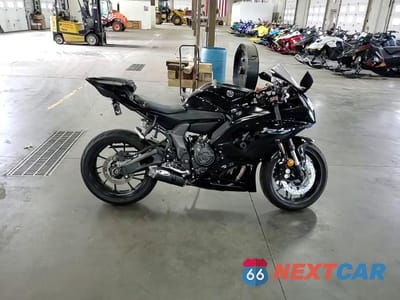 Zdjęcie 12 z 12 samochodu: 2022 YAMAHA YZFR7 VIN:JYARM38E5NA001977 - miniatura