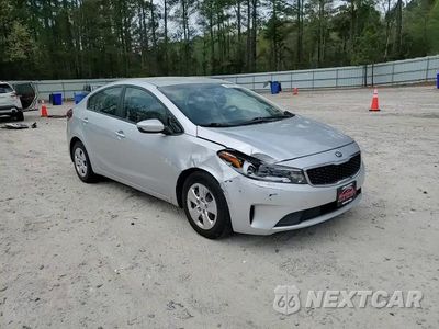 Zdjęcie 11 z 15 samochodu: 2018 KIA FORTE LX VIN:3KPFK4A75JE258109 - miniatura