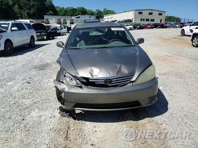 Zdjęcie 14 z 15 samochodu: 2005 TOYOTA CAMRY LE VIN:4T1BE30K55U947818 - miniatura