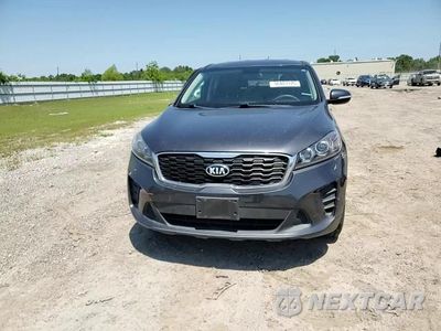 Zdjęcie 15 z 17 samochodu: 2019 KIA SORENTO L VIN:5XYPG4A38KG551428 - miniatura