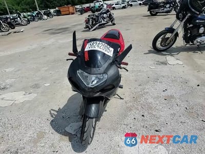 Zdjęcie 10 z 10 samochodu: 2002 SUZUKI GSX-R750 VIN:JS1GR7HA322104543 - miniatura