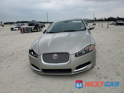 Zdjęcie 13 z 14 samochodu: 2014 JAGUAR XF VIN:SAJWA0ES3EPU09854 - miniatura