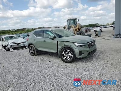 Zdjęcie 14 z 15 samochodu: 2025 VOLVO XC40 CORE VIN:YV4L12UJ4S2520540 - miniatura