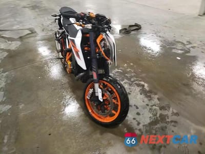 Zdjęcie 9 z 9 samochodu: 2018 KTM 1290 SUPER DUKE R VIN:VBKV39402JM981162 - miniatura