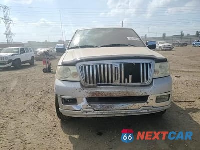 Zdjęcie 13 z 14 samochodu: 2006 LINCOLN MARK LT VIN:5LTPW18576FJ03809 - miniatura