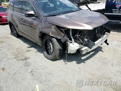 Zdjęcie 15 z 16 samochodu: 2018 TOYOTA HIGHLANDER SE VIN:5TDJZRFH0JS805491 - miniatura