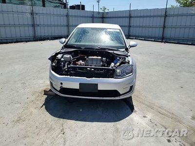 Zdjęcie 13 z 14 samochodu: 2016 VOLKSWAGEN E-GOLF SE VIN:WVWKP7AU8GW915751 - miniatura
