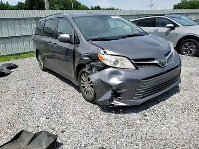 Zdjęcie 14 z 16 samochodu: 2019 TOYOTA SIENNA XLE VIN:5TDYZ3DC4KS970237 - miniatura
