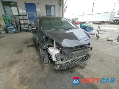 Zdjęcie 14 z 16 samochodu: 2018 TOYOTA PRIUS C VIN:JTDKDTB39J1606558 - miniatura