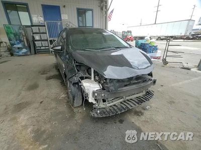 Zdjęcie 14 z 16 samochodu: 2018 TOYOTA PRIUS C VIN:JTDKDTB39J1606558 - miniatura