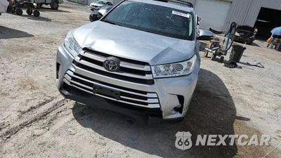 Zdjęcie 14 z 15 samochodu: 2018 TOYOTA HIGHLANDER SE VIN:5TDJZRFH9JS561808 - miniatura
