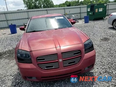 Zdjęcie 14 z 15 samochodu: 2005 DODGE MAGNUM R/T VIN:2D4GV58235H649039 - miniatura