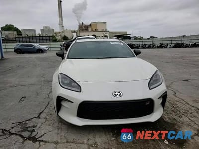Zdjęcie 13 z 15 samochodu: 2024 TOYOTA GR 86 PREMIUM VIN:JF1ZNBE18R9753389 - miniatura