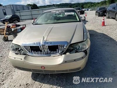 Zdjęcie 13 z 14 samochodu: 2006 LINCOLN TOWN CAR DESIGNER VIN:1LNHM83VX6Y646357 - miniatura
