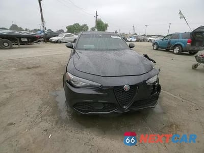 Zdjęcie 13 z 14 samochodu: 2021 ALFA ROMEO GIULIA TI VIN:ZARFAMBN6M7649893 - miniatura