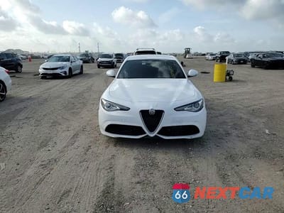 Zdjęcie 13 z 14 samochodu: 2020 ALFA ROMEO GIULIA TI VIN:ZARFAMBN6L7634163 - miniatura