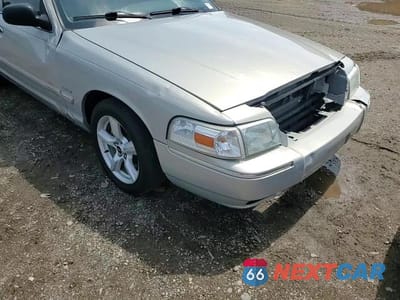 Zdjęcie 13 z 14 samochodu: 2010 MERCURY GRAND MARQUIS LS VIN:2MEBM7FV1AX601783 - miniatura