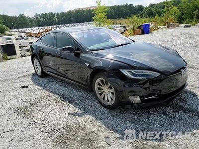 Zdjęcie 13 z 14 samochodu: 2018 TESLA MODEL S VIN:5YJSA1E21JF280746 - miniatura