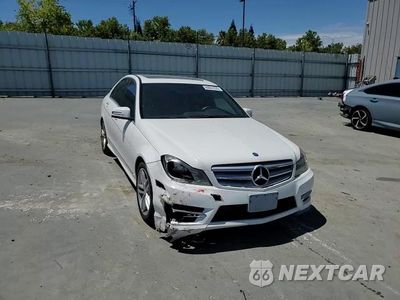 Zdjęcie 13 z 14 samochodu: 2013 MERCEDES-BENZ C 250 VIN:WDDGF4HB5DA823555 - miniatura