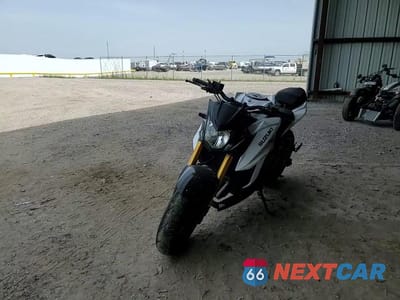 Zdjęcie 9 z 9 samochodu: 2023 SUZUKI GSX-S750 M VIN:JS1C533D0P7100156 - miniatura