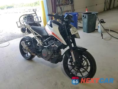 Zdjęcie 9 z 9 samochodu: 2016 KTM 390 DUKE VIN:MD2JGJ405GC286219 - miniatura