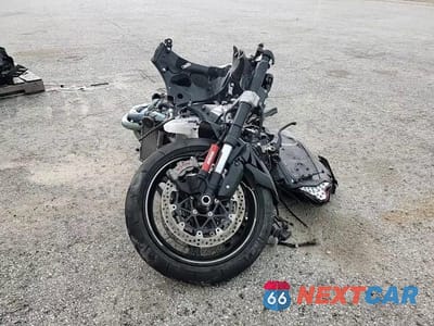 Zdjęcie 10 z 10 samochodu: 2025 KAWASAKI ZX1002 M VIN:JKBZXVM15SA009508 - miniatura