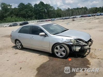 Zdjęcie 13 z 14 samochodu: 2006 HONDA ACCORD EX VIN:1HGCM65526A039086 - miniatura