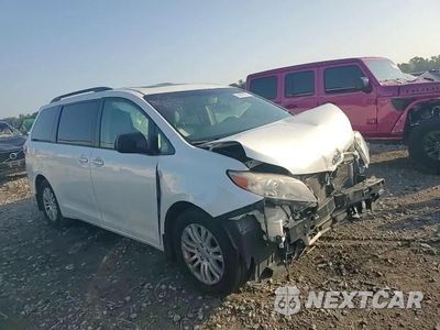 Zdjęcie 14 z 14 samochodu: 2015 TOYOTA SIENNA XLE VIN:5TDYK3DC2FS642468 - miniatura