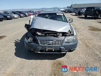 Zdjęcie 15 z 16 samochodu: 2004 VOLVO XC70 VIN:YV1SZ59H241124690 - miniatura