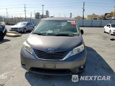 Zdjęcie 14 z 14 samochodu: 2013 TOYOTA SIENNA XLE VIN:5TDYK3DC9DS403707 - miniatura