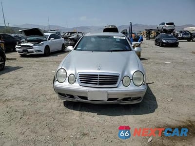 Zdjęcie 13 z 14 samochodu: 2002 MERCEDES-BENZ CLK 55 AMG VIN:WDBLJ74G32T096023 - miniatura