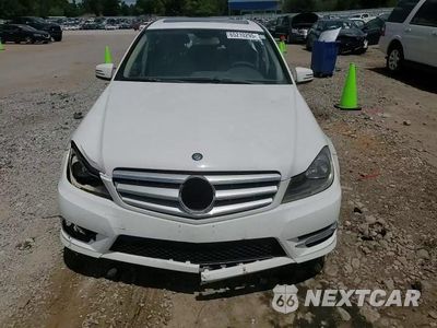 Zdjęcie 14 z 15 samochodu: 2013 MERCEDES-BENZ C 250 VIN:WDDGF4HB3DR269790 - miniatura
