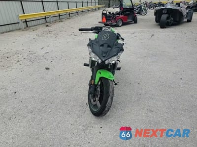 Zdjęcie 10 z 10 samochodu: 2023 KAWASAKI EX650 P VIN:ML5EXEP12PDA91544 - miniatura