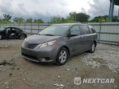 Zdjęcie 14 z 16 samochodu: 2017 TOYOTA SIENNA LE VIN:5TDKZ3DC8HS855218 - miniatura