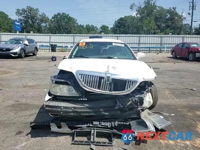 Zdjęcie 10 z 12 samochodu: 2006 LINCOLN TOWN CAR SIGNATURE VIN:1LNHM81W46Y615939 - miniatura