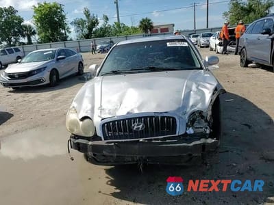 Zdjęcie 10 z 15 samochodu: 2004 HYUNDAI SONATA GLS VIN:KMHWF35H84A059270 - miniatura