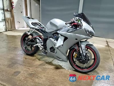 Zdjęcie 10 z 10 samochodu: 2005 YAMAHA YZFR6 L VIN:JYARJ06E65A025408 - miniatura