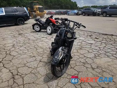 Zdjęcie 9 z 9 samochodu: 2016 HONDA VT750 C2B VIN:JH2RC5373GK600621 - miniatura