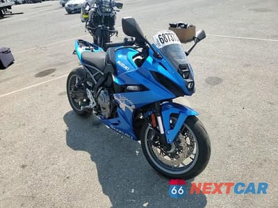 Zdjęcie 9 z 9 samochodu: 2024 SUZUKI GSX800 F VIN:JS1EM13B5R7103927 - miniatura