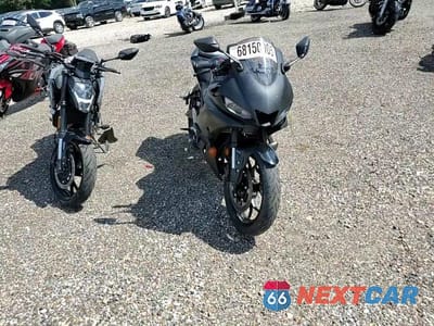 Zdjęcie 9 z 9 samochodu: 2023 YAMAHA YZFR3 A VIN:MH3RH18Y6PK009527 - miniatura