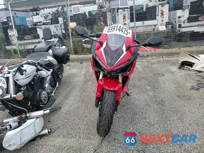 Zdjęcie 10 z 10 samochodu: 2023 HONDA CBR500 RA VIN:MLHPC6259P5400683 - miniatura