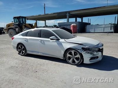 Zdjęcie 13 z 15 samochodu: 2019 HONDA ACCORD TOURING VIN:1HGCV2F97KA014542 - miniatura