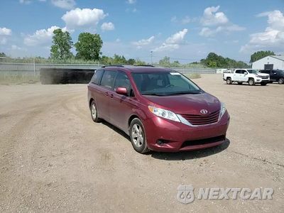 Zdjęcie 14 z 16 samochodu: 2017 TOYOTA SIENNA LE VIN:5TDKZ3DC1HS824828 - miniatura
