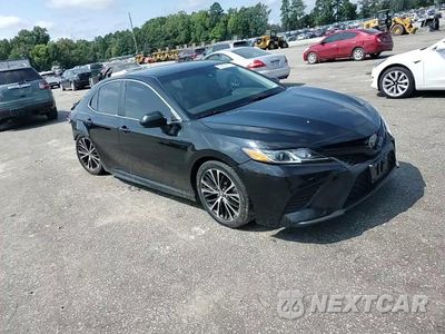Zdjęcie 14 z 16 samochodu: 2018 TOYOTA CAMRY L VIN:4T1B11HK4JU132539 - miniatura