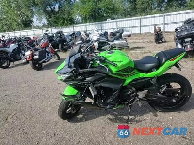 Zdjęcie 10 z 10 samochodu: 2024 KAWASAKI EX650 P VIN:ML5EXEP19RDAC7662 - miniatura