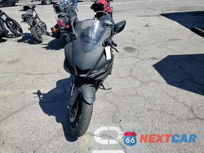 Zdjęcie 10 z 10 samochodu: 2020 YAMAHA YZFR3 A VIN:MH3RH18Y1LK004908 - miniatura