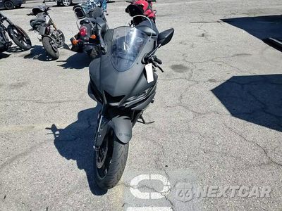 Zdjęcie 10 z 10 samochodu: 2020 YAMAHA YZFR3 A VIN:MH3RH18Y1LK004908 - miniatura