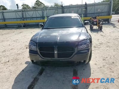 Zdjęcie 13 z 14 samochodu: 2005 DODGE MAGNUM SXT VIN:2D8GZ48V75H537075 - miniatura